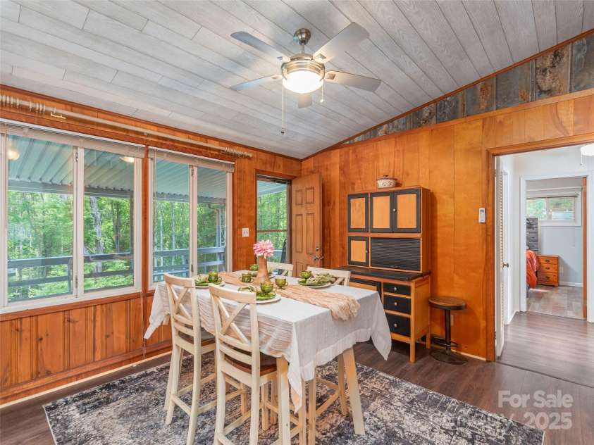 90 Hemlock Hill Heights, Canton, NC 28716.  MLS# CAR4274020, YatesRealty ID 26153. 