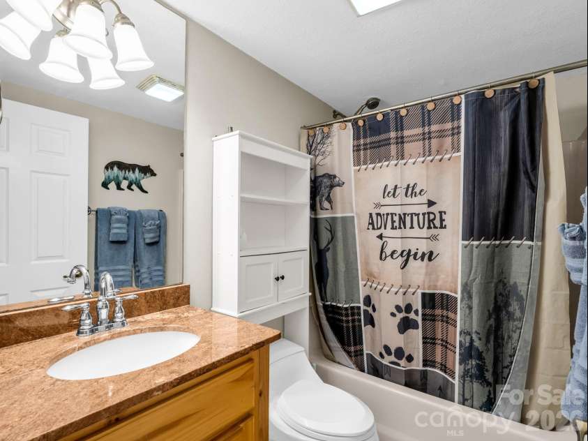 165 Dream Road, Hendersonville, NC 28792.  MLS# CAR4383909, YatesRealty ID 26155. Bathroom