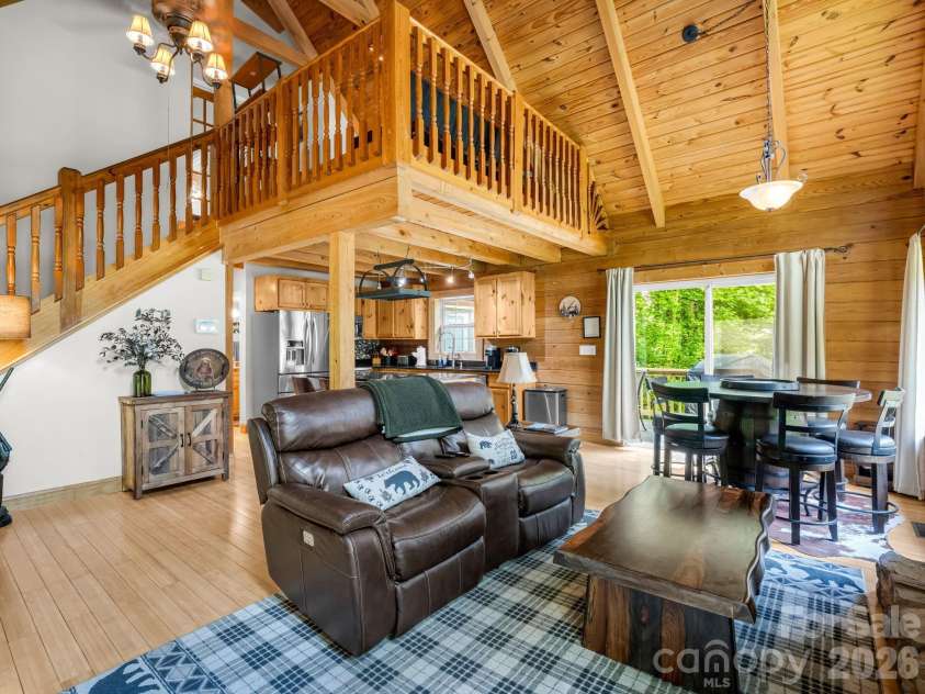 165 Dream Road, Hendersonville, NC 28792.  MLS# CAR4383909, YatesRealty ID 26155. You'll love this open flow, high ceilings and easy access to grilling on the back deck.
