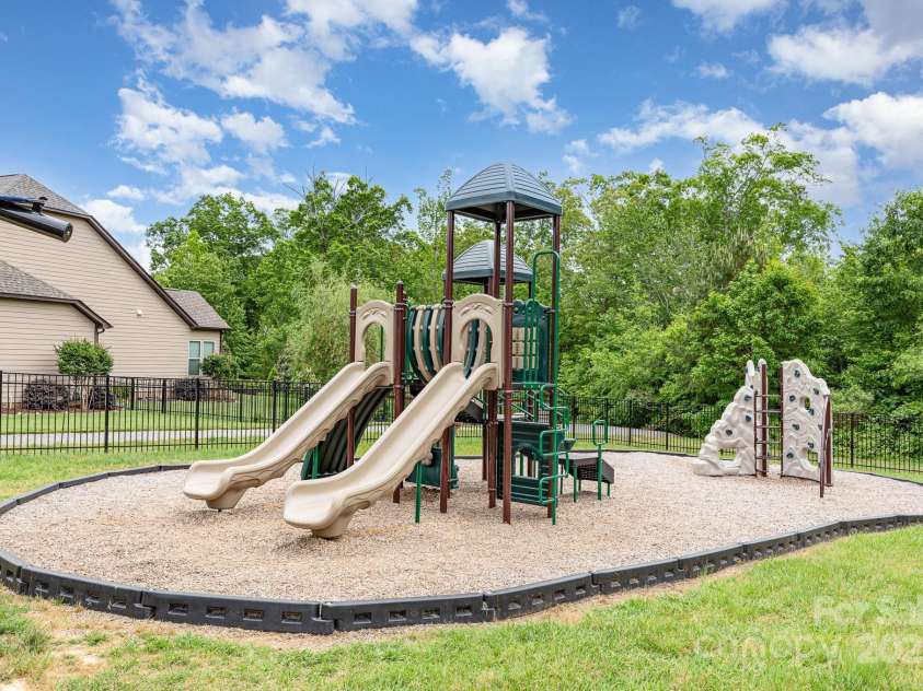 2009 Atherton Drive, Indian Trail, NC 28079.  MLS# CAR4173498, YatesRealty ID 26155. 