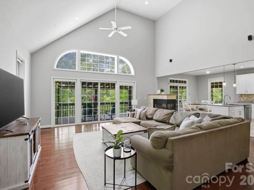 424 Mountain Harbor Drive, Lexington, NC 27292.  MLS# CAR4380660, YatesRealty ID 26156. 