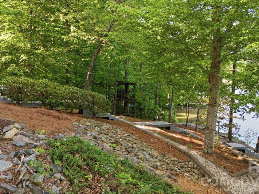 424 Mountain Harbor Drive, Lexington, NC 27292.  MLS# CAR4380660, YatesRealty ID 26156. 