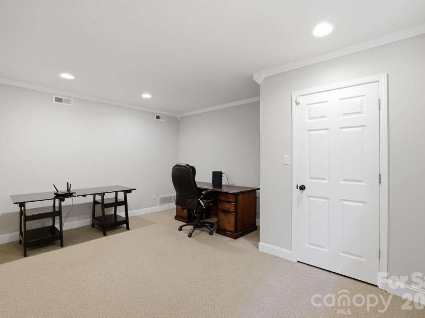 424 Mountain Harbor Drive, Lexington, NC 27292.  MLS# CAR4380660, YatesRealty ID 26156. 