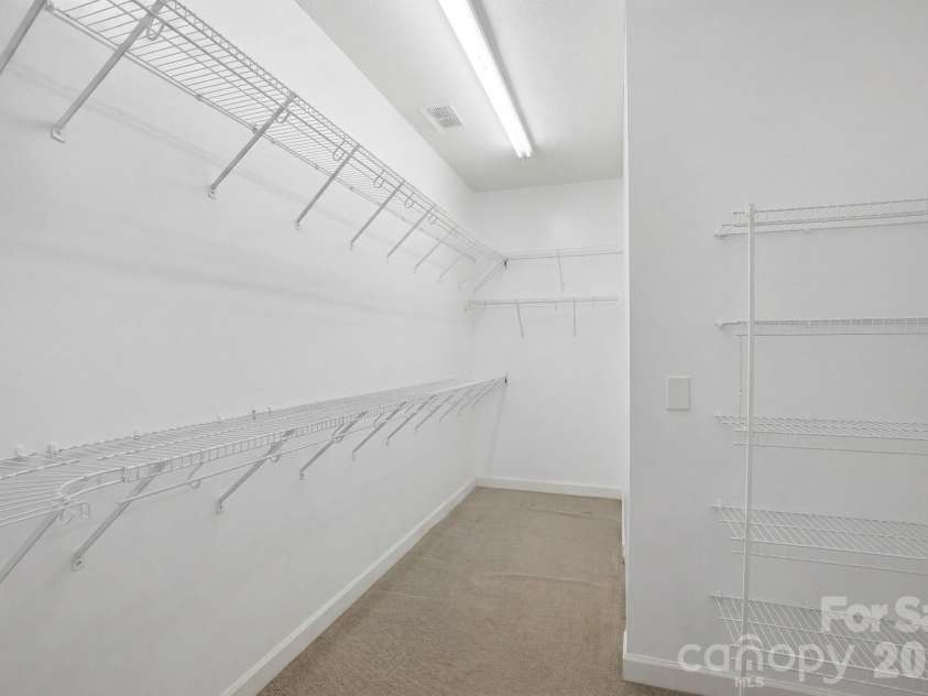 424 Mountain Harbor Drive, Lexington, NC 27292.  MLS# CAR4380660, YatesRealty ID 26156. Primary Walk in Closet