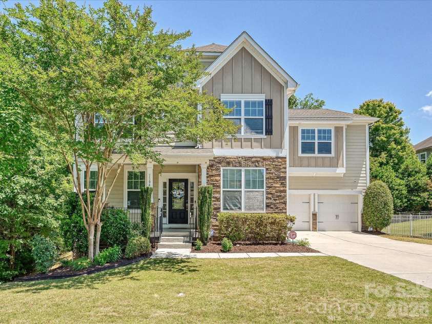 1104 Snowbird Lane, Waxhaw, NC 28173.  MLS# CAR4384035, YatesRealty ID 26157. 