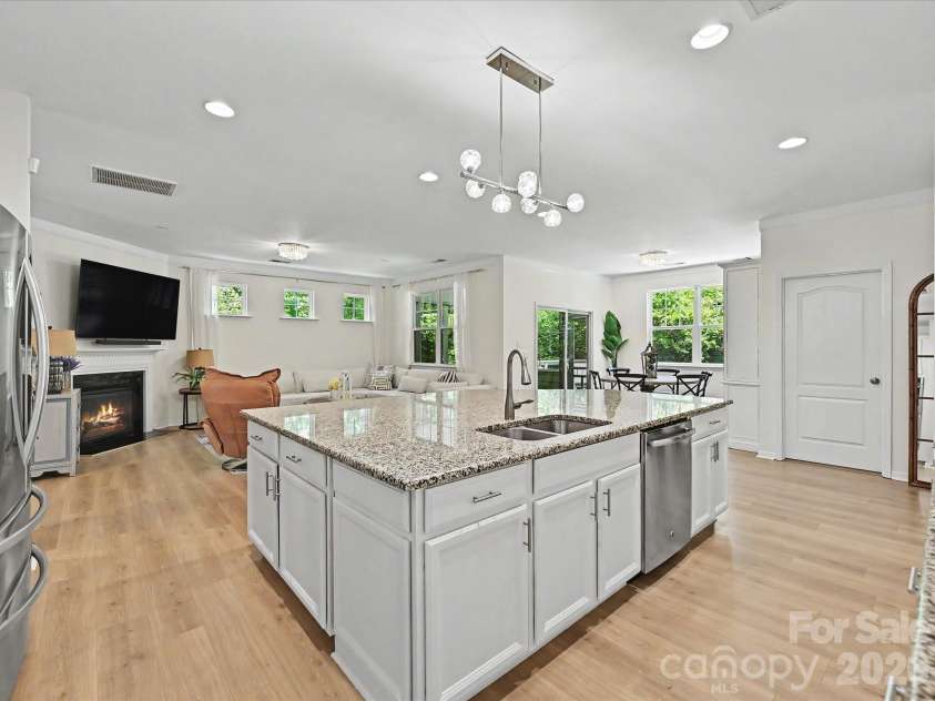 1104 Snowbird Lane, Waxhaw, NC 28173.  MLS# CAR4384035, YatesRealty ID 26157. 