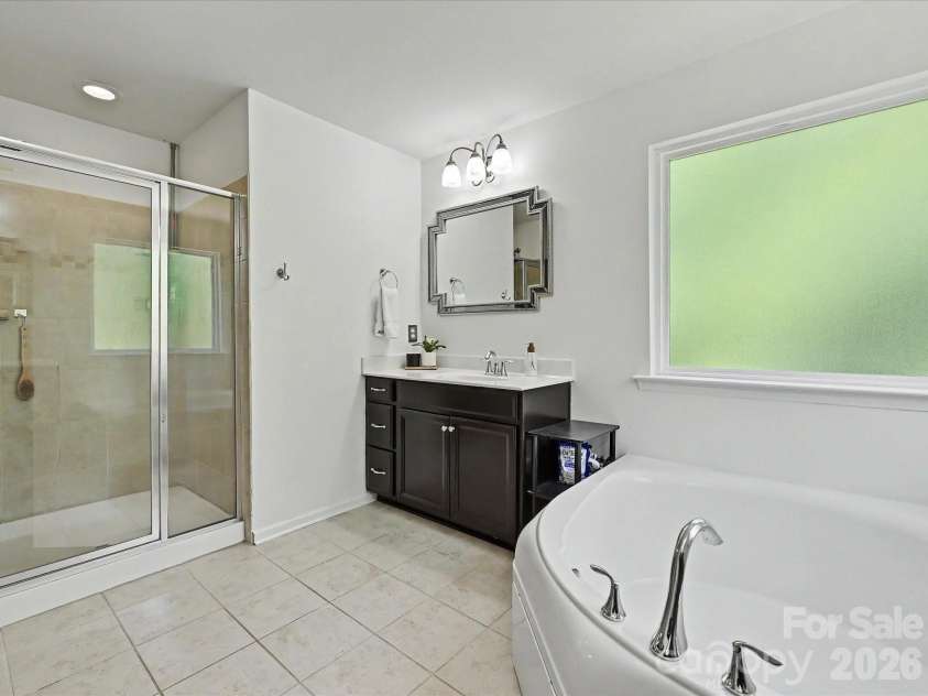 1104 Snowbird Lane, Waxhaw, NC 28173.  MLS# CAR4384035, YatesRealty ID 26157. 