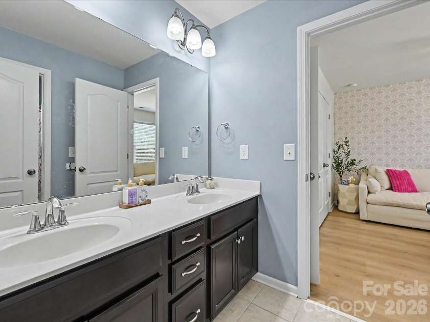 1104 Snowbird Lane, Waxhaw, NC 28173.  MLS# CAR4384035, YatesRealty ID 26157. 