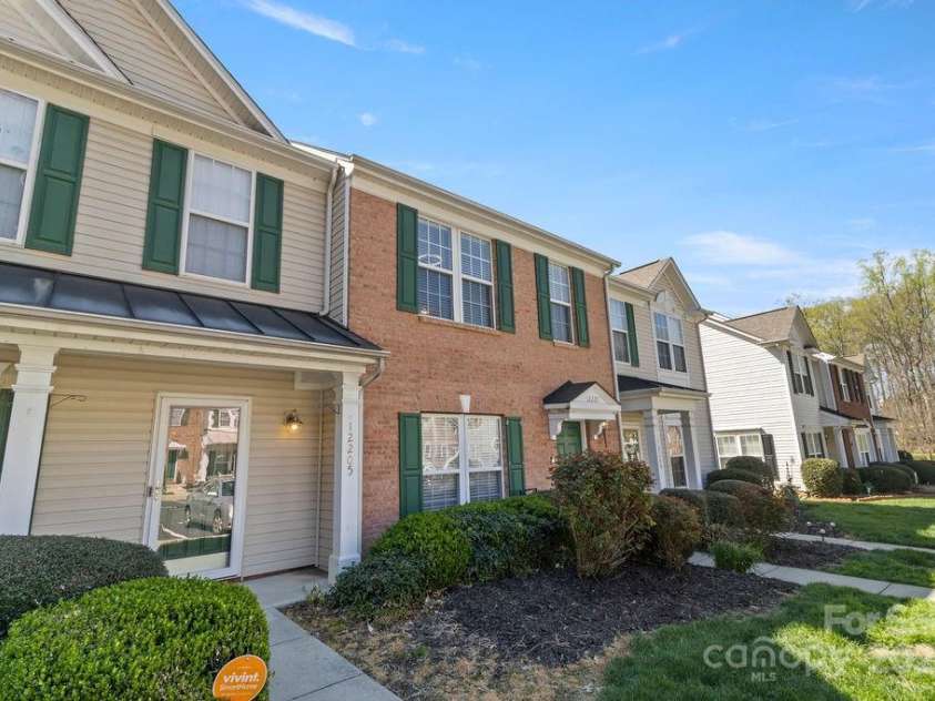 12207 Jessica Place, Charlotte, NC 28269.  MLS# CAR4235868, YatesRealty ID 26157. 