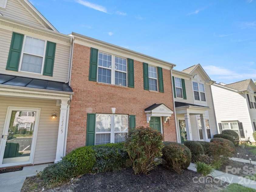 12207 Jessica Place, Charlotte, NC 28269.  MLS# CAR4235868, YatesRealty ID 26157. 