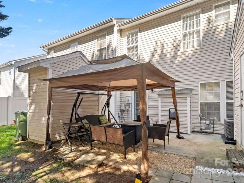 12207 Jessica Place, Charlotte, NC 28269.  MLS# CAR4235868, YatesRealty ID 26157. Patio