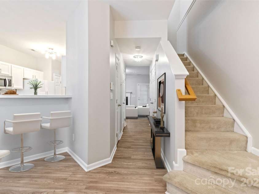 12207 Jessica Place, Charlotte, NC 28269.  MLS# CAR4235868, YatesRealty ID 26157. Virtual Staged Entry