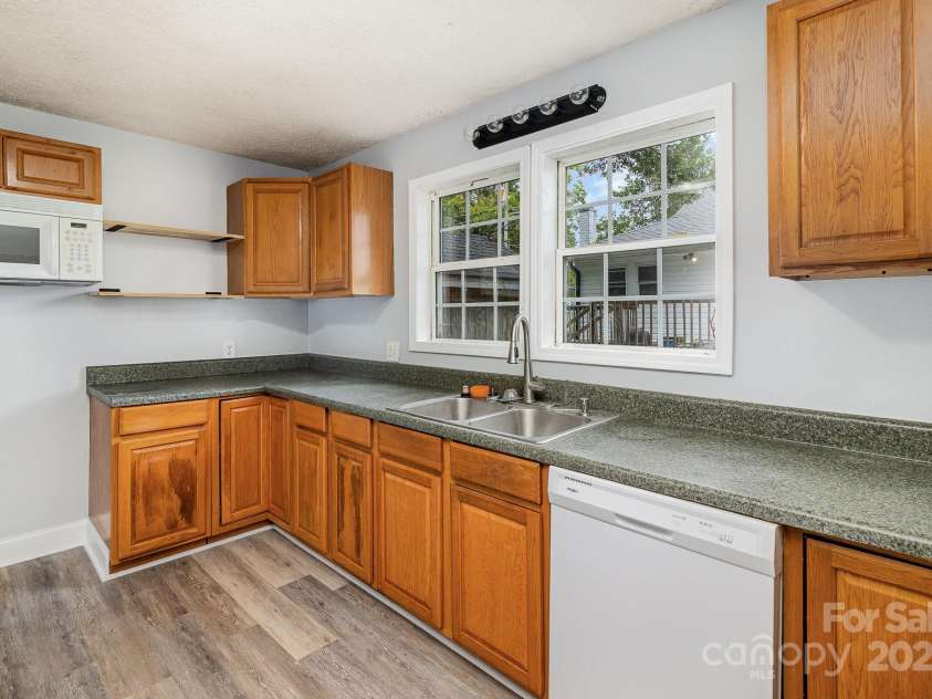 403 Weaver Street, Cherryville, NC 28021.  MLS# CAR4266819, YatesRealty ID 26158. 