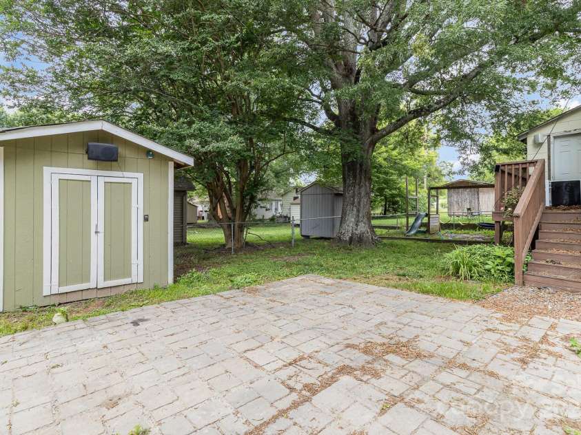 403 Weaver Street, Cherryville, NC 28021.  MLS# CAR4266819, YatesRealty ID 26158. 