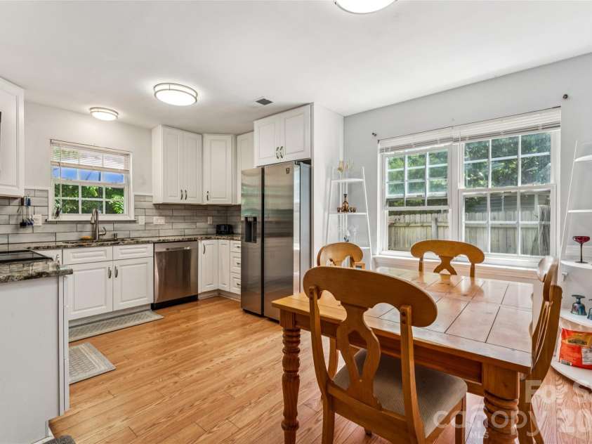 13221 Crooked Pine Court, Charlotte, NC 28215.  MLS# CAR4378903, YatesRealty ID 26159. 