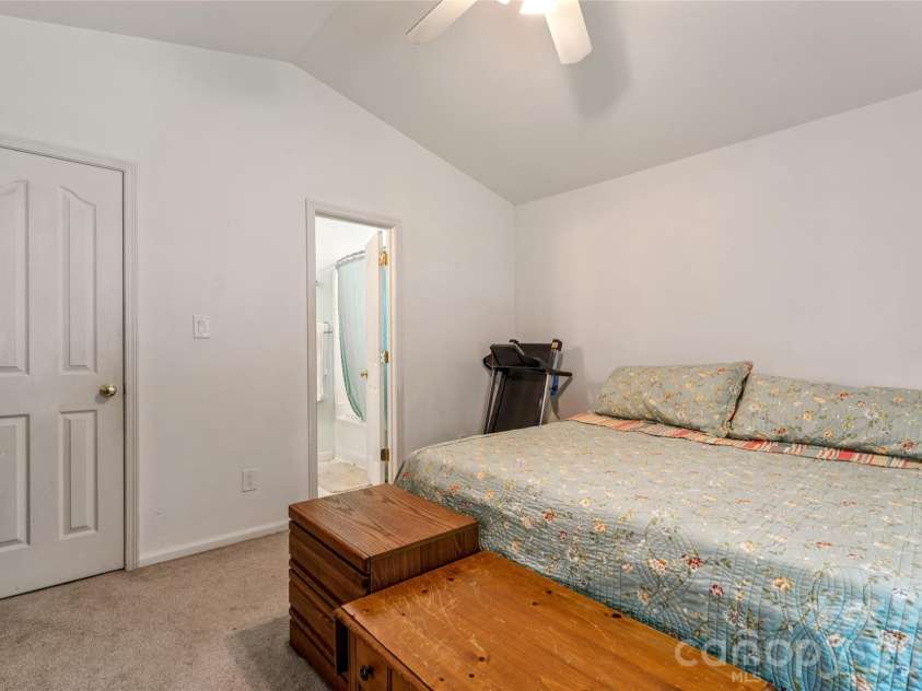 13221 Crooked Pine Court, Charlotte, NC 28215.  MLS# CAR4378903, YatesRealty ID 26159. 