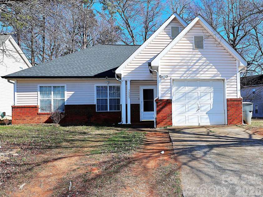 7333 Rosehall Drive, Charlotte, NC 28227.  MLS# CAR4337345, YatesRealty ID 2616. 