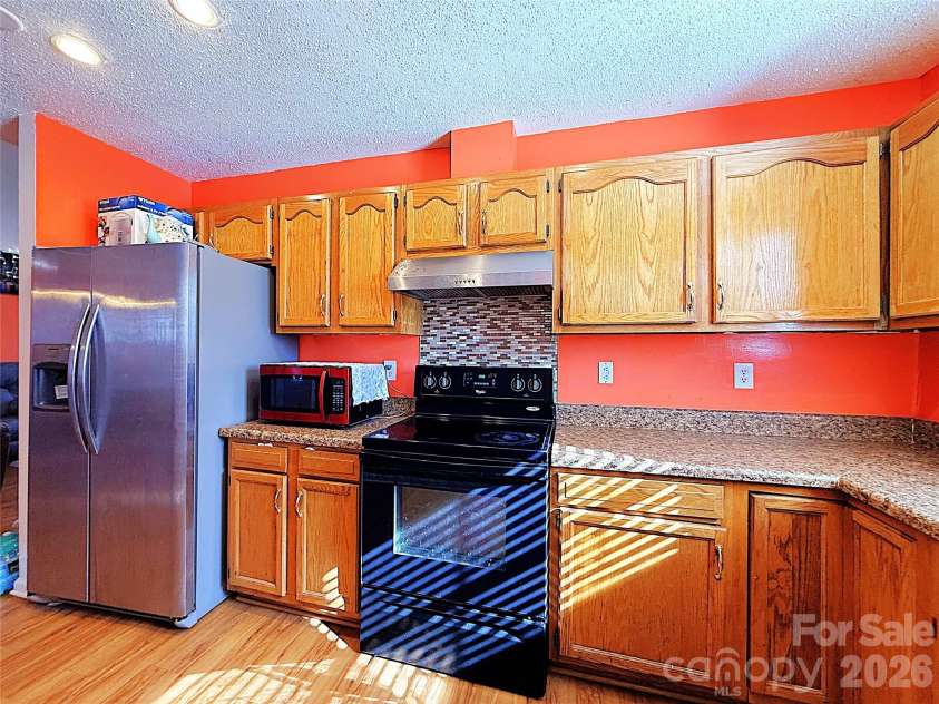 7333 Rosehall Drive, Charlotte, NC 28227.  MLS# CAR4337345, YatesRealty ID 2616. 