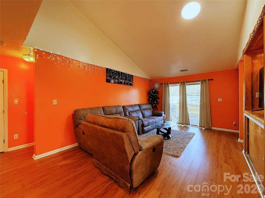 7333 Rosehall Drive, Charlotte, NC 28227.  MLS# CAR4337345, YatesRealty ID 2616. 