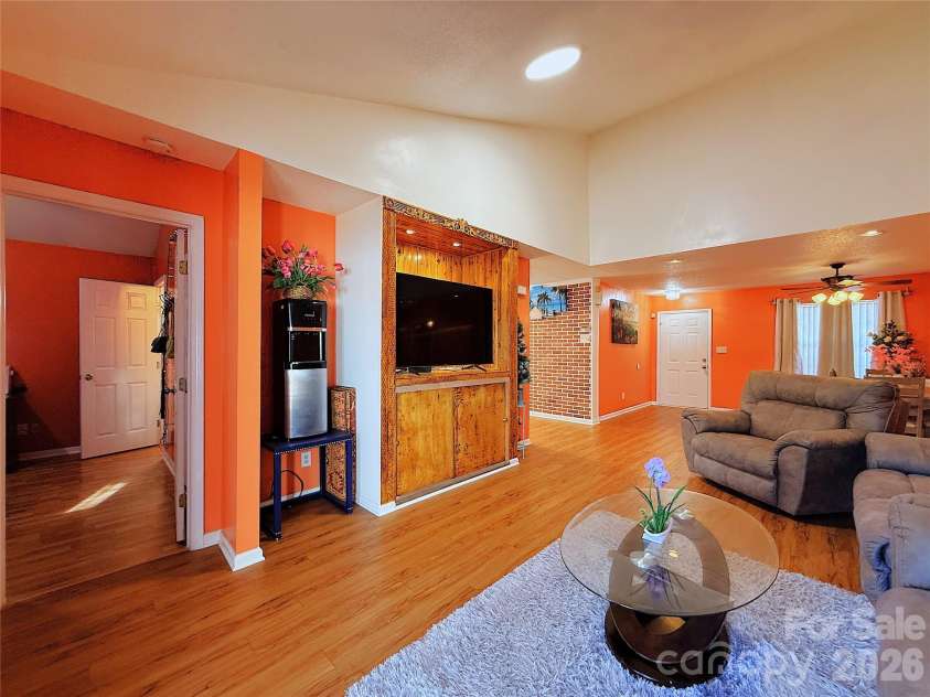 7333 Rosehall Drive, Charlotte, NC 28227.  MLS# CAR4337345, YatesRealty ID 2616. 