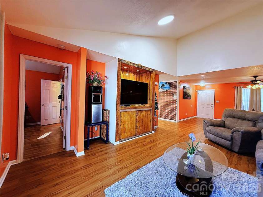 7333 Rosehall Drive, Charlotte, NC 28227.  MLS# CAR4337345, YatesRealty ID 2616. 