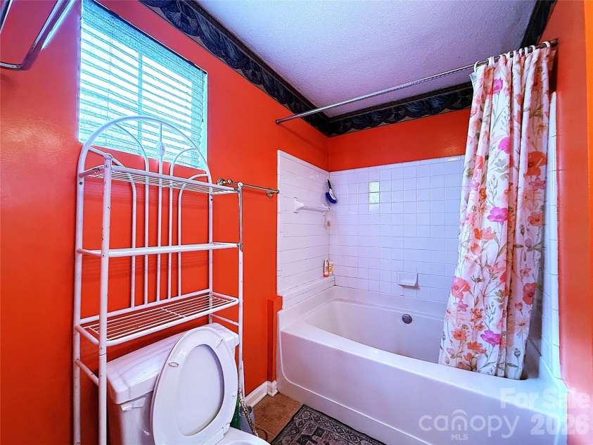 7333 Rosehall Drive, Charlotte, NC 28227.  MLS# CAR4337345, YatesRealty ID 2616. 