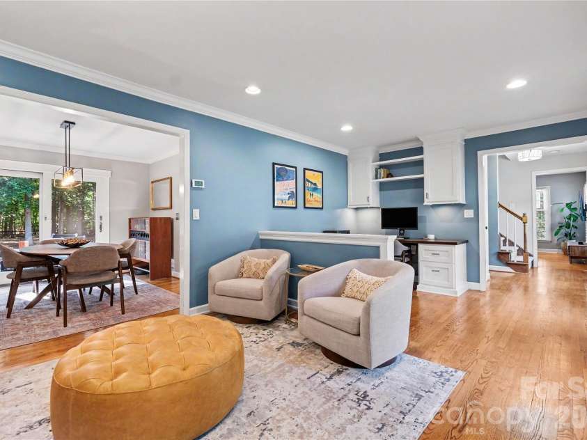 10428 South Hall Drive, Charlotte, NC 28270.  MLS# CAR4383038, YatesRealty ID 26160. Conversation Pit