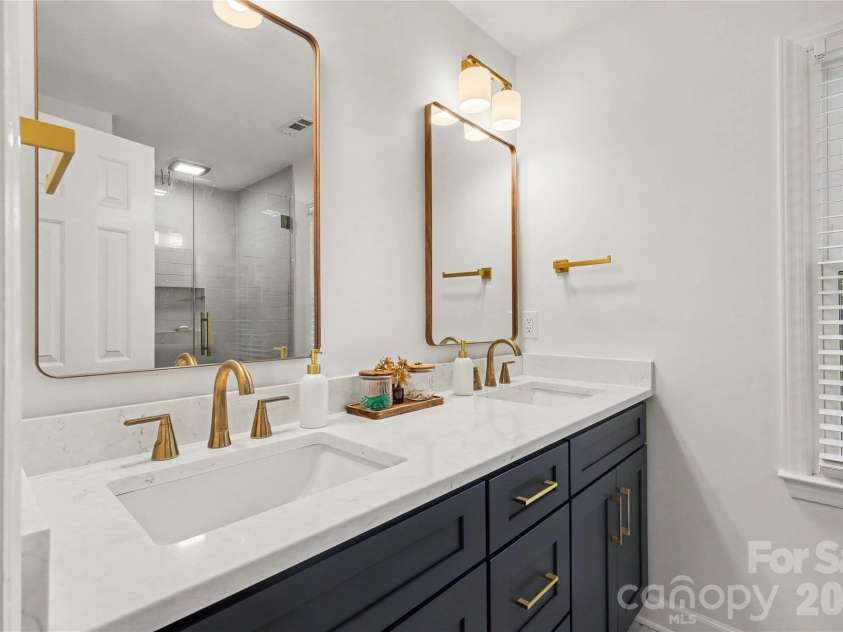 10428 South Hall Drive, Charlotte, NC 28270.  MLS# CAR4383038, YatesRealty ID 26160. New Primary Bath