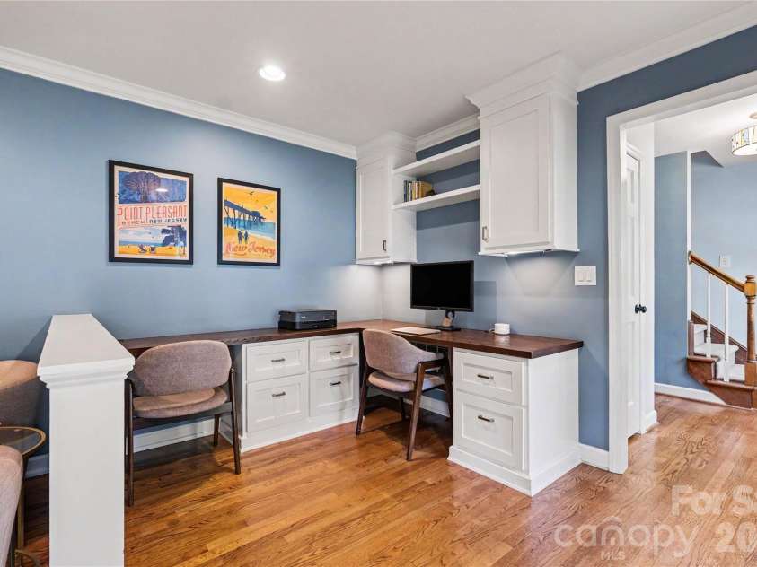 10428 South Hall Drive, Charlotte, NC 28270.  MLS# CAR4383038, YatesRealty ID 26160. Office