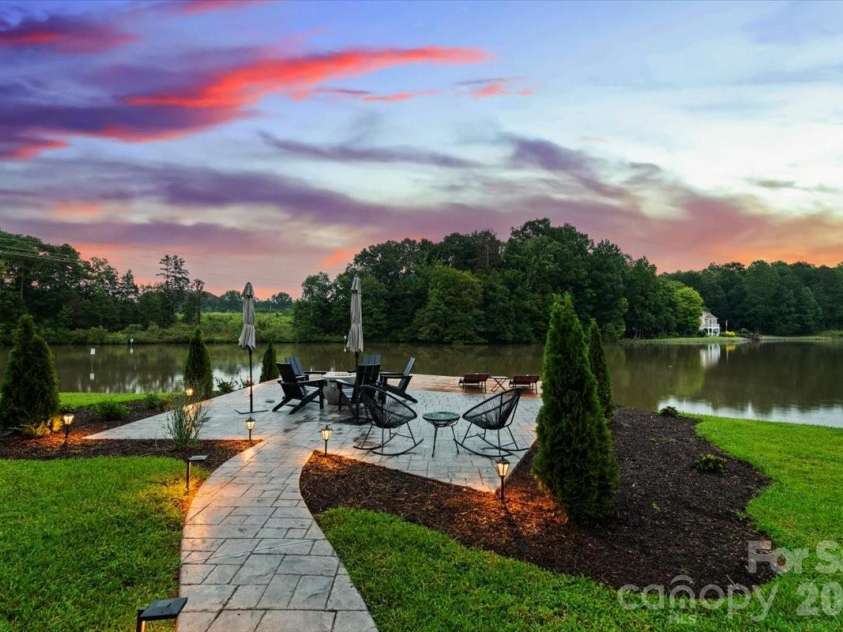 1337 Whispering Oaks Circle, Matthews, NC 28104.  MLS# CAR4375997, YatesRealty ID 26161. 