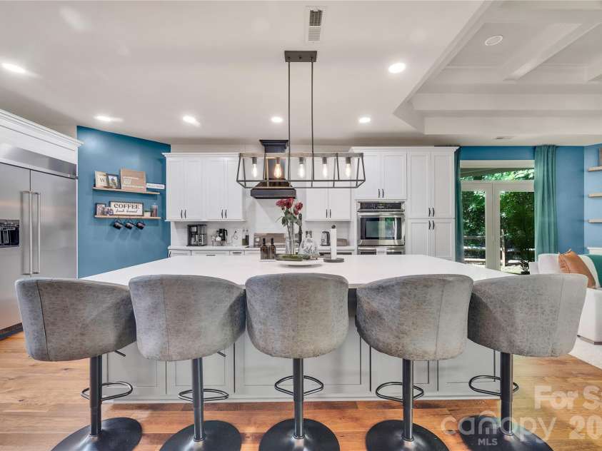 1337 Whispering Oaks Circle, Matthews, NC 28104.  MLS# CAR4375997, YatesRealty ID 26161. 