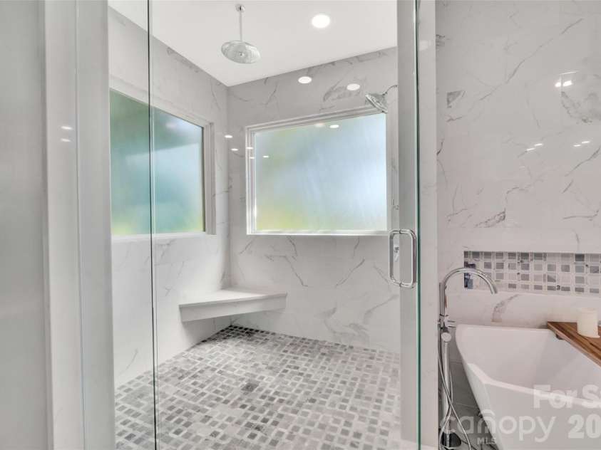 1337 Whispering Oaks Circle, Matthews, NC 28104.  MLS# CAR4375997, YatesRealty ID 26161. 