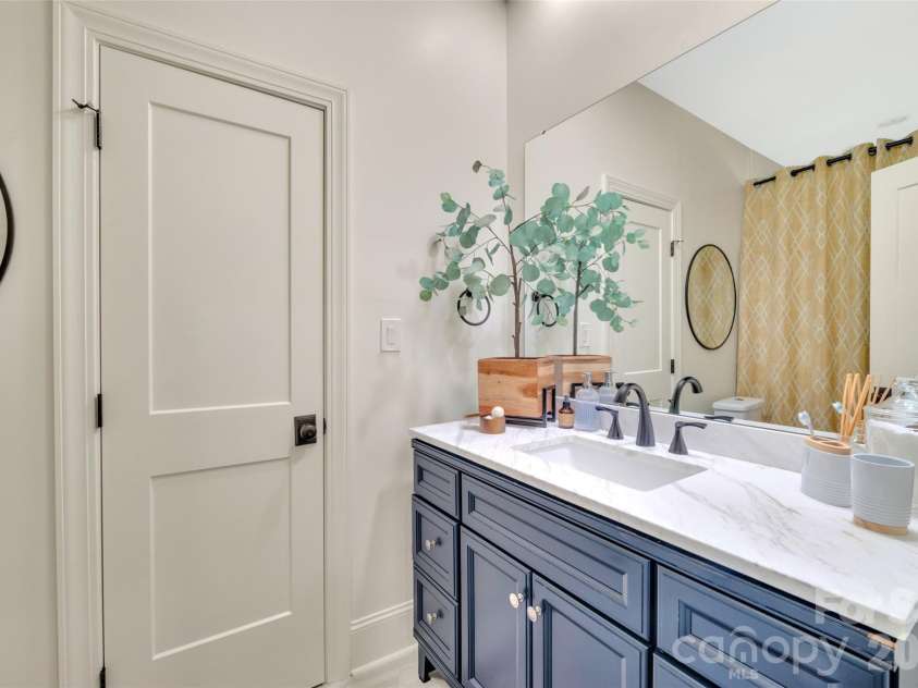 1337 Whispering Oaks Circle, Matthews, NC 28104.  MLS# CAR4375997, YatesRealty ID 26161. 