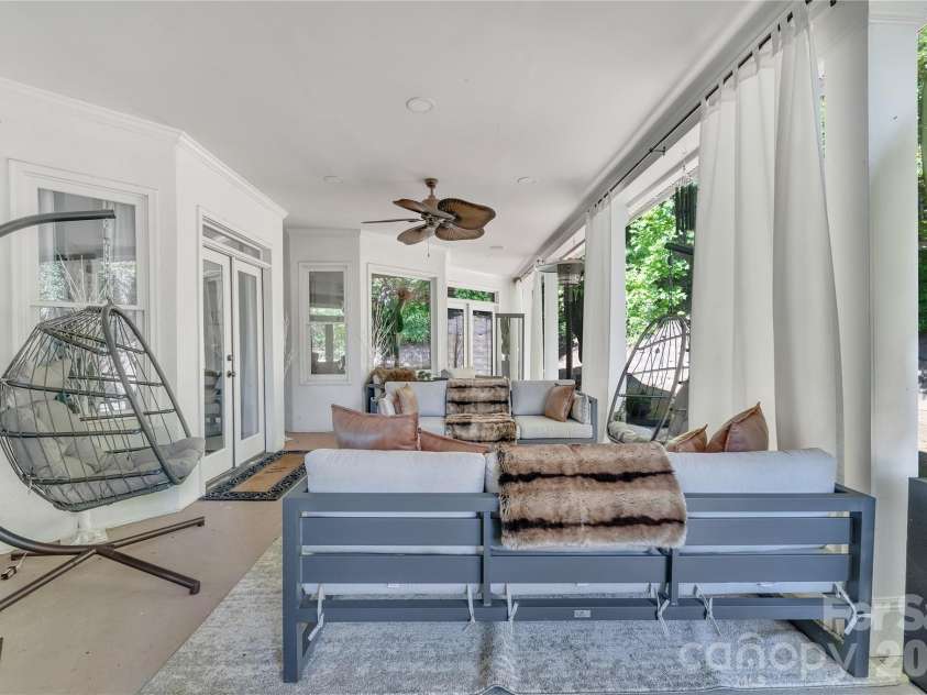 1337 Whispering Oaks Circle, Matthews, NC 28104.  MLS# CAR4375997, YatesRealty ID 26161. 