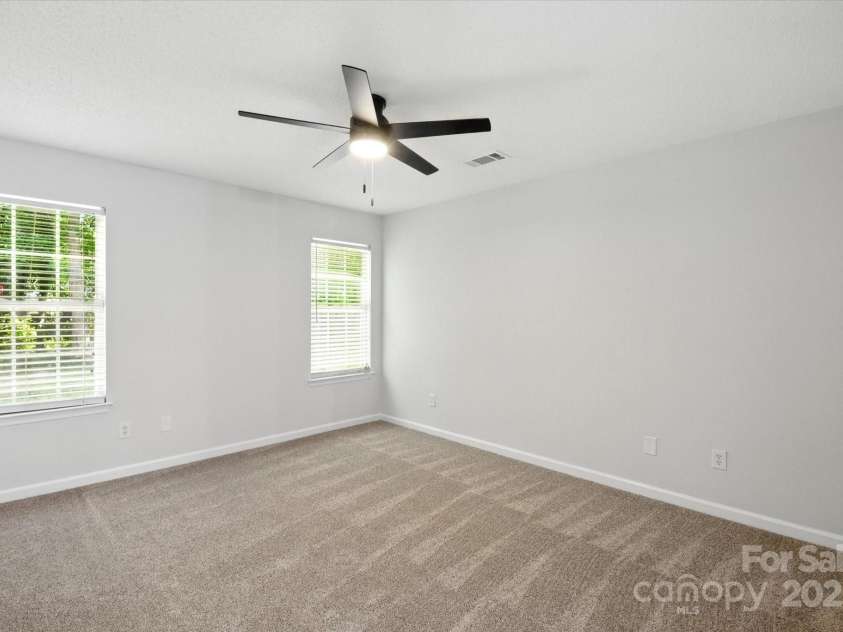 5717 Fairchase Avenue, Charlotte, NC 28269.  MLS# CAR4269956, YatesRealty ID 26161. 