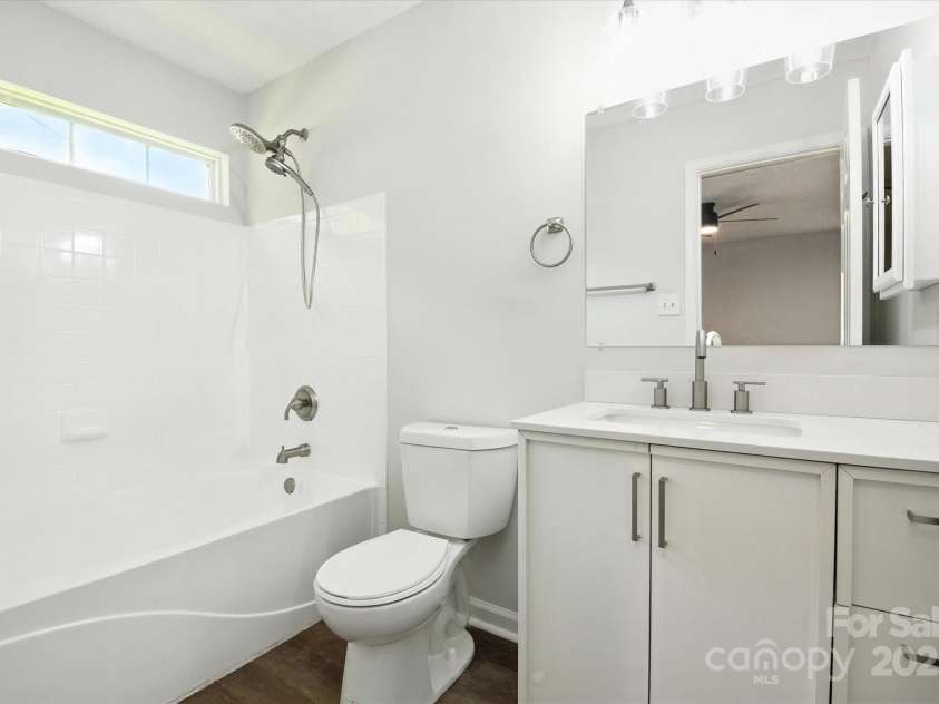 5717 Fairchase Avenue, Charlotte, NC 28269.  MLS# CAR4269956, YatesRealty ID 26161. 