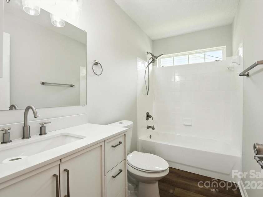 5717 Fairchase Avenue, Charlotte, NC 28269.  MLS# CAR4269956, YatesRealty ID 26161. 