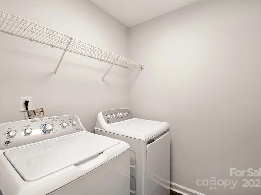 5717 Fairchase Avenue, Charlotte, NC 28269.  MLS# CAR4269956, YatesRealty ID 26161. 