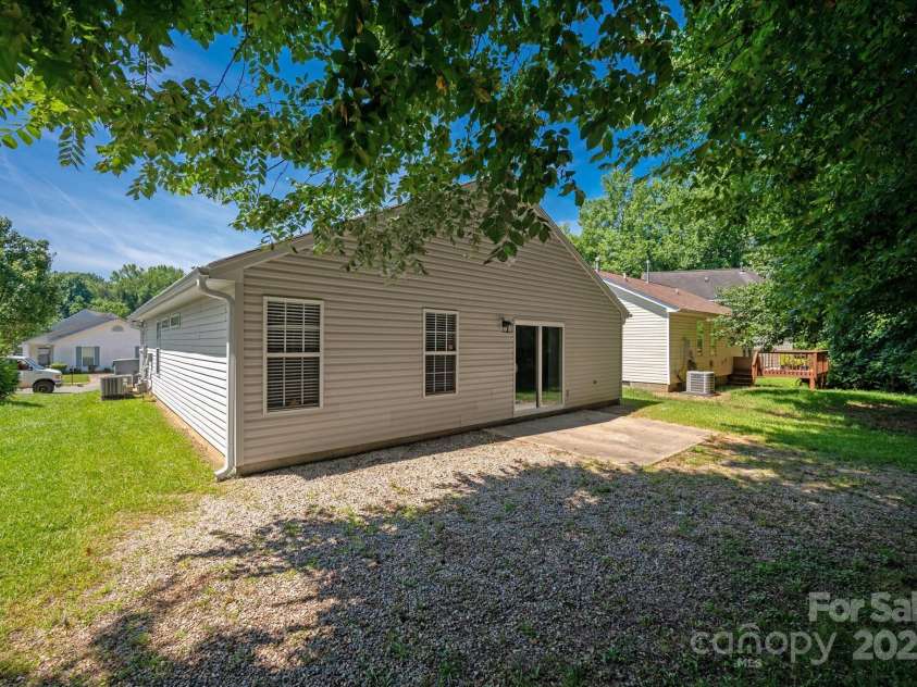 5717 Fairchase Avenue, Charlotte, NC 28269.  MLS# CAR4269956, YatesRealty ID 26161. 