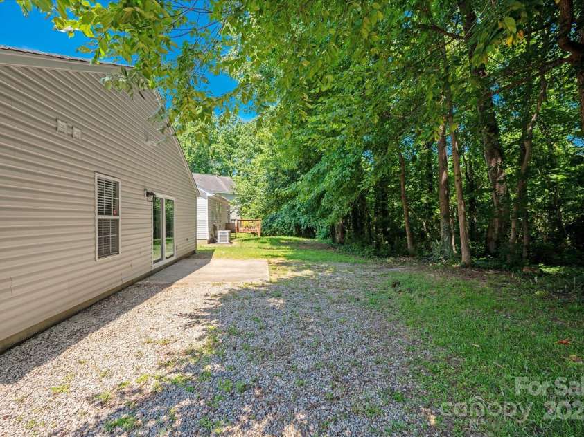 5717 Fairchase Avenue, Charlotte, NC 28269.  MLS# CAR4269956, YatesRealty ID 26161. 