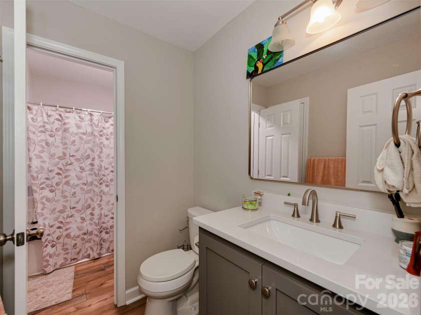 10200 Cairnsmore Place, Mint Hill, NC 28227.  MLS# CAR4377117, YatesRealty ID 26162. Bathroom