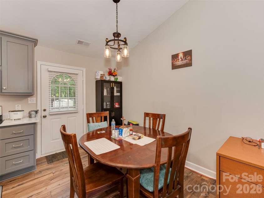 10200 Cairnsmore Place, Mint Hill, NC 28227.  MLS# CAR4377117, YatesRealty ID 26162. Dining Area