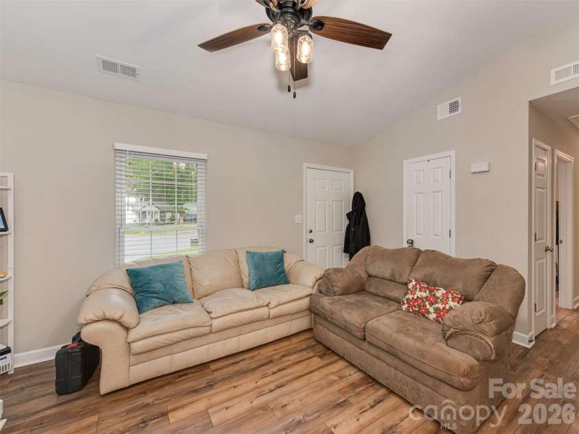 10200 Cairnsmore Place, Mint Hill, NC 28227.  MLS# CAR4377117, YatesRealty ID 26162. Living Room