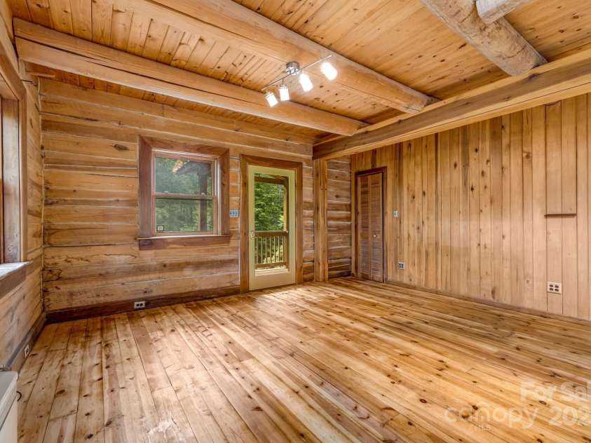 465 Youngs Gap Road, Fletcher, NC 28732.  MLS# CAR4275186, YatesRealty ID 26162. 