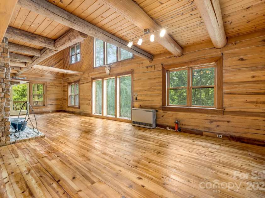 465 Youngs Gap Road, Fletcher, NC 28732.  MLS# CAR4275186, YatesRealty ID 26162. 