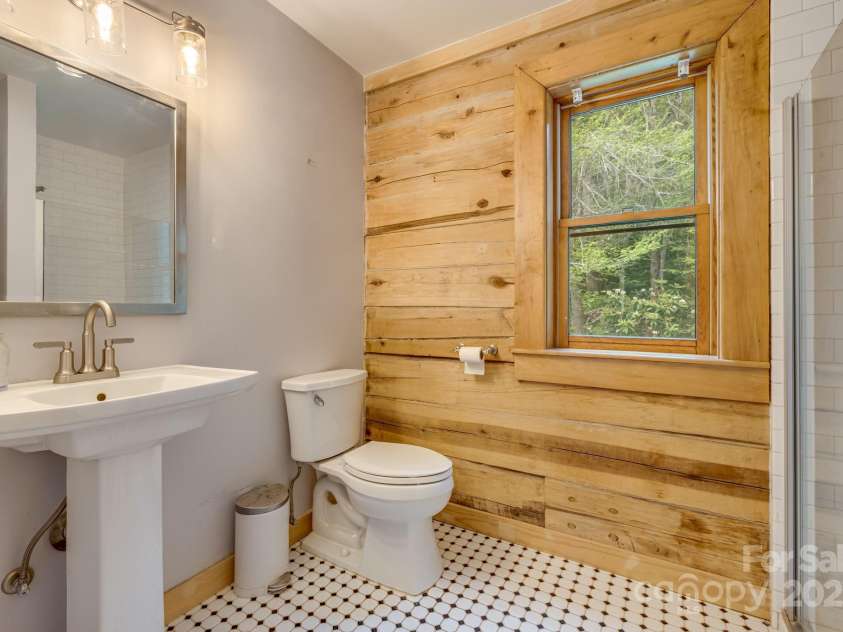 465 Youngs Gap Road, Fletcher, NC 28732.  MLS# CAR4275186, YatesRealty ID 26162. 