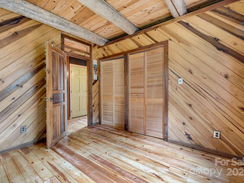 465 Youngs Gap Road, Fletcher, NC 28732.  MLS# CAR4275186, YatesRealty ID 26162. 