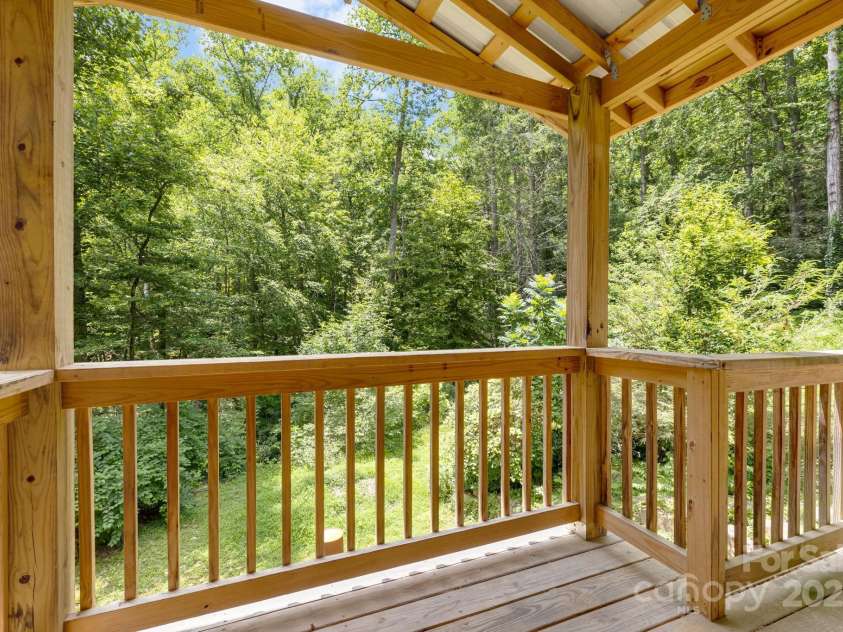 465 Youngs Gap Road, Fletcher, NC 28732.  MLS# CAR4275186, YatesRealty ID 26162. 