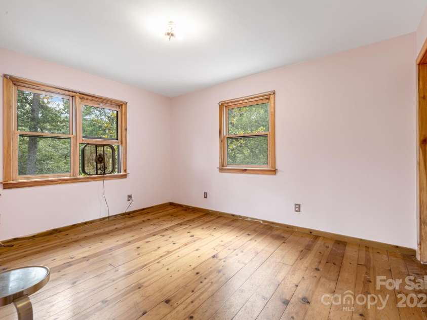 465 Youngs Gap Road, Fletcher, NC 28732.  MLS# CAR4275186, YatesRealty ID 26162. 