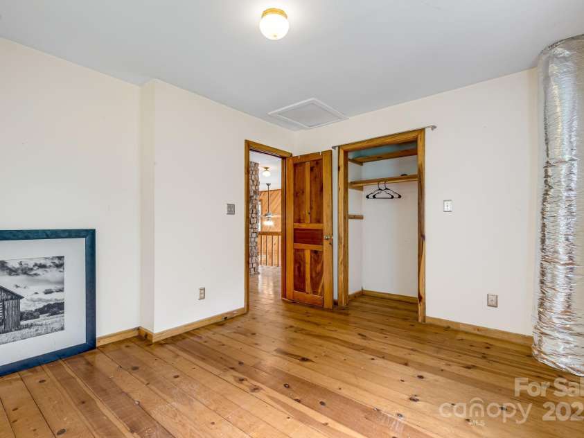 465 Youngs Gap Road, Fletcher, NC 28732.  MLS# CAR4275186, YatesRealty ID 26162. 